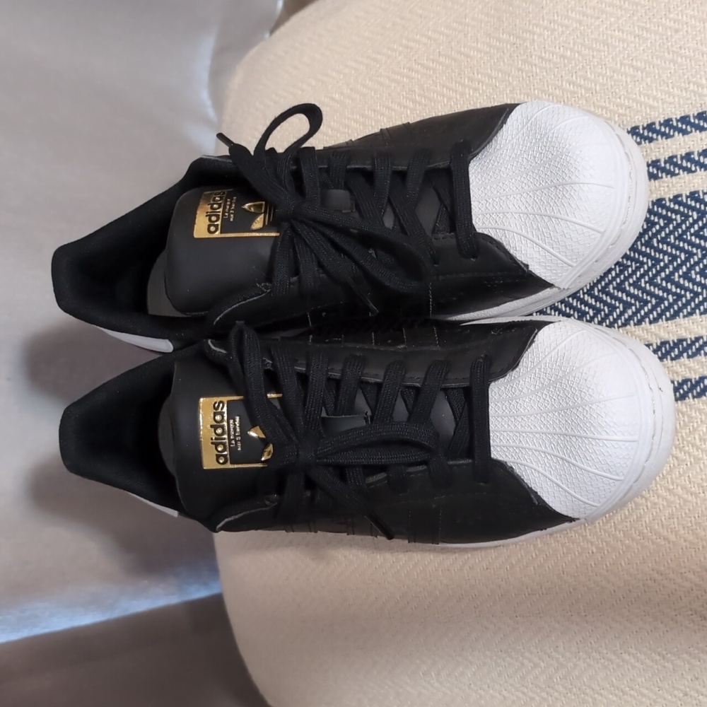 Adidas Originals Superstar sneakers in black - Picture 2 of 6